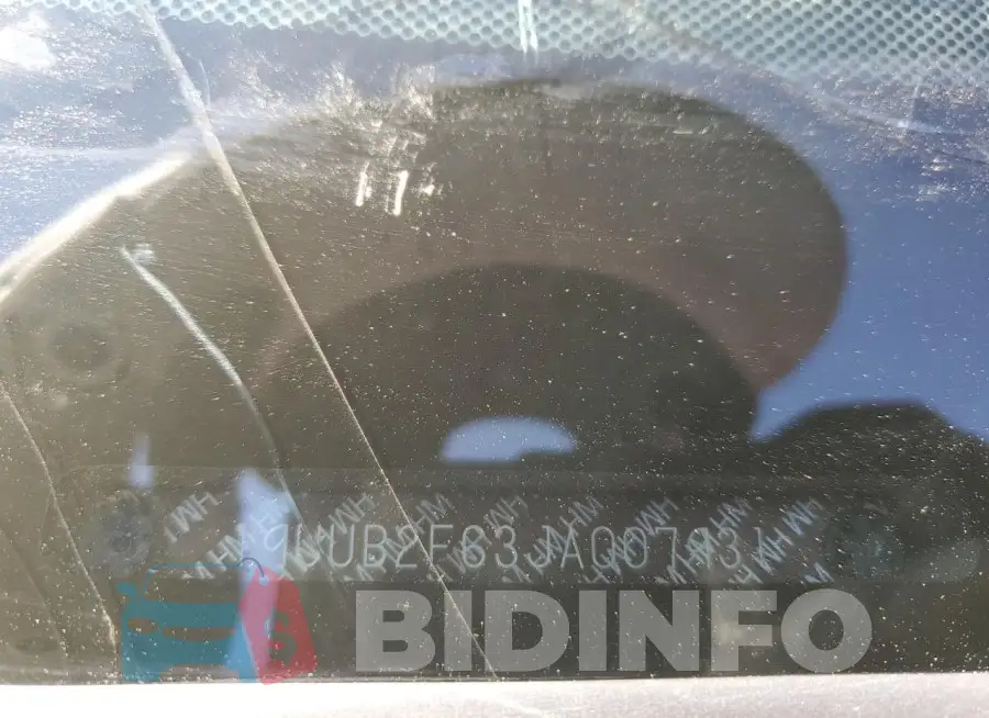 19UUB2F63JA007931 Photo# 12