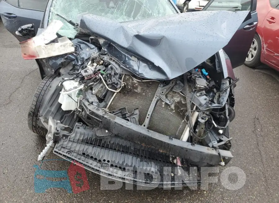 2T1BURHE9JC107881 Photo# 11