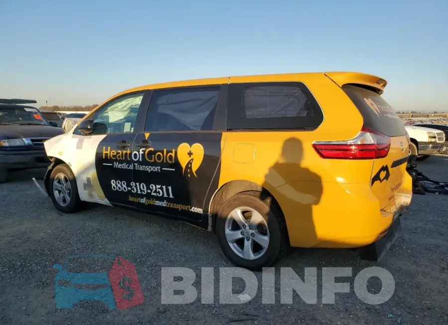 5TDZZ3DC7HS881839 Photo# 2