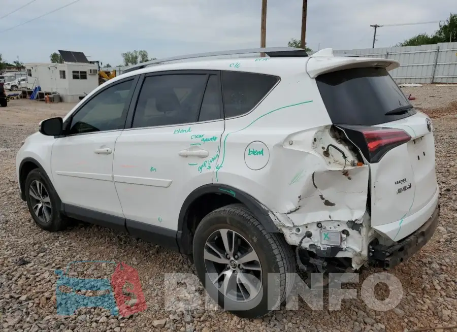 JTMWFREV4JD124266 Photo# 2