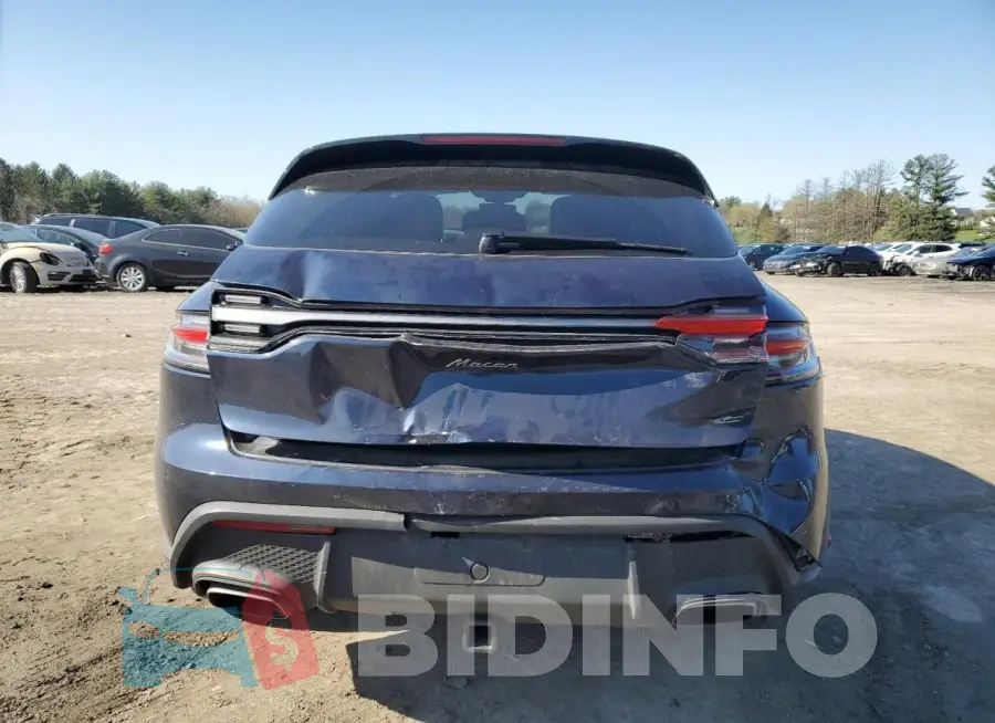 WP1AA2A5XPLB05563 Photo# 6