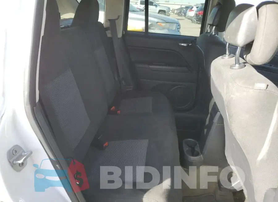 1C4NJCBA9GD812653 Photo# 11