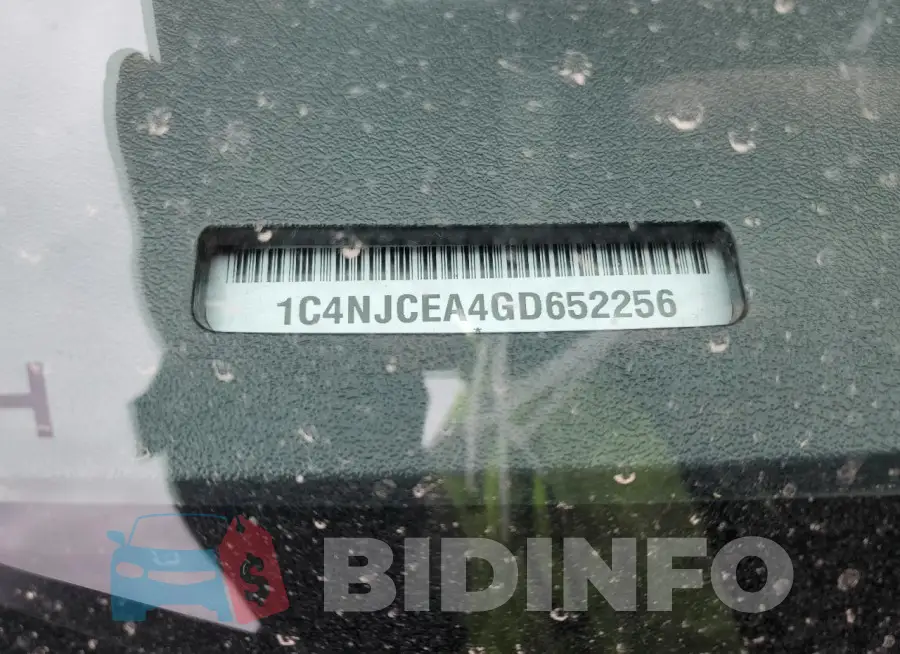 1C4NJCEA4GD652256 Photo# 13