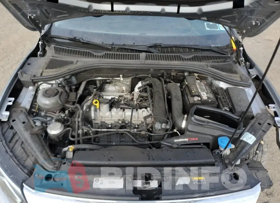 3VWCB7BU3KM270241 Photo# 11