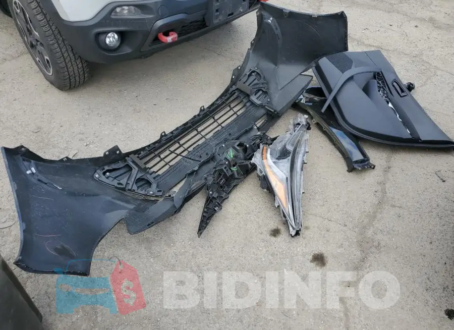 5YFB4MDE2RP101800 Photo# 12