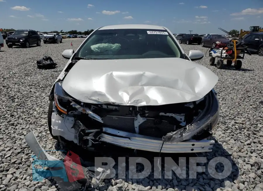 5YFB4MDE8RP217809 Photo# 5