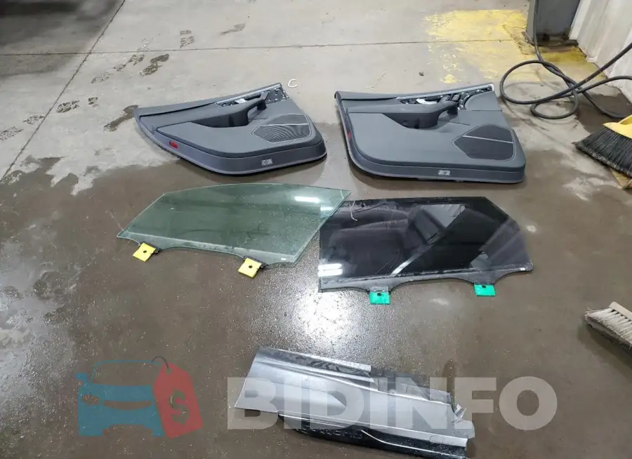 WA1LXBF70PD002417 Photo# 13