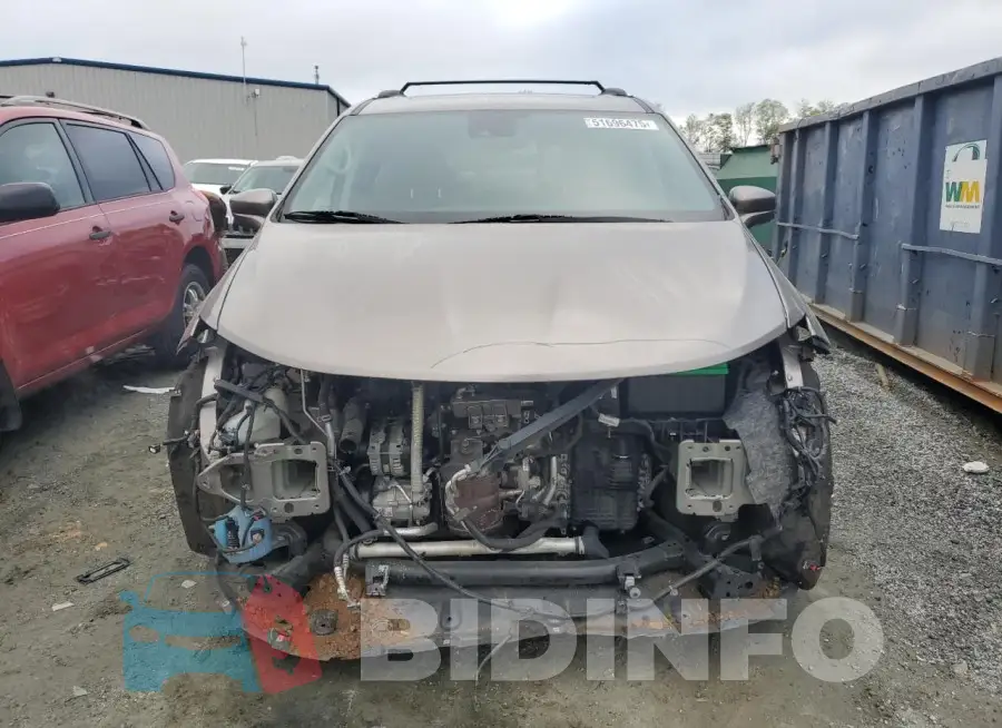 2C4RC1EG3JR132641 Photo# 5