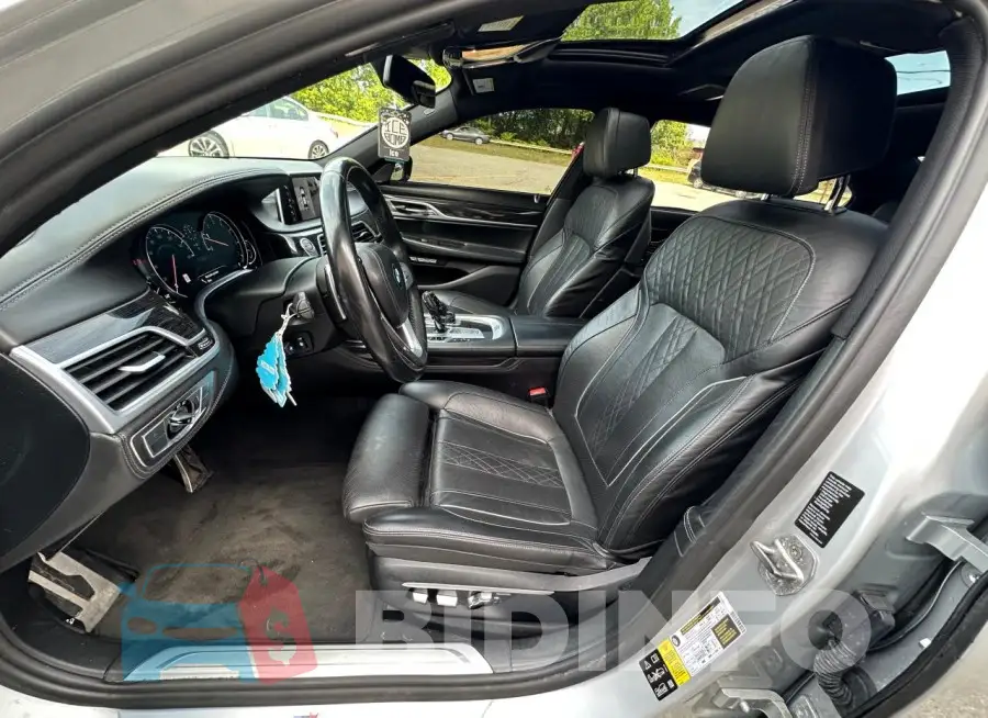 WBA7F2C5XHG422275 Photo# 14