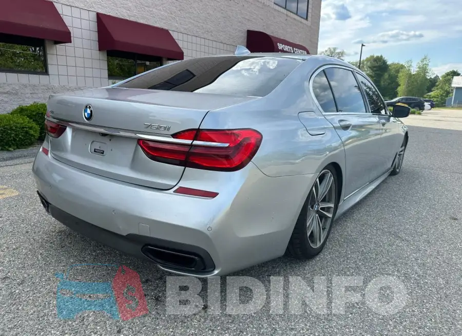 WBA7F2C5XHG422275 Photo# 4