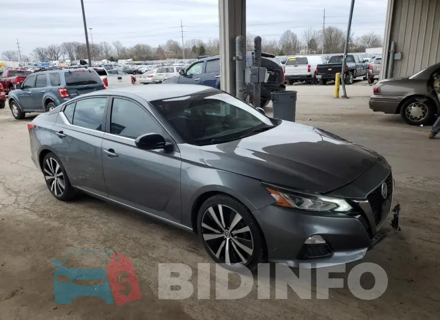 1N4BL4CV3KC258647 Photo# 4