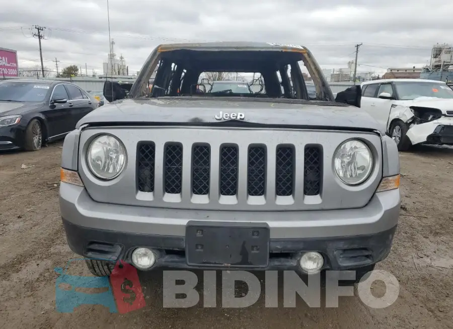 1C4NJPBB3HD203690 Photo# 5