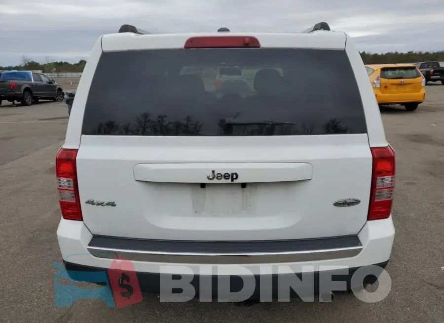 1C4NJRFB7GD744956 Photo# 6