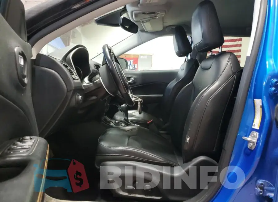 3C4NJDCB9LT108910 Photo# 7