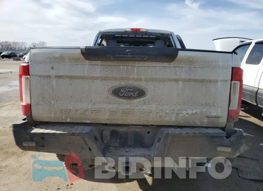 1FT7W2B63JEB97907 Photo# 6