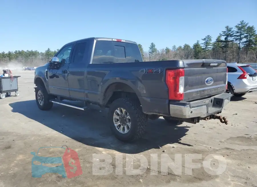 1FT7X2B61JEB87132 Photo# 2