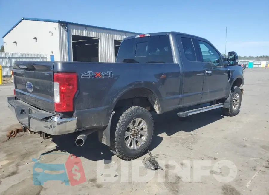 1FT7X2B61JEB87132 Photo# 3