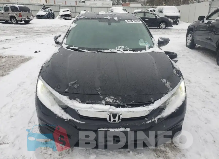 19XFC2F55GE002585 Photo# 5