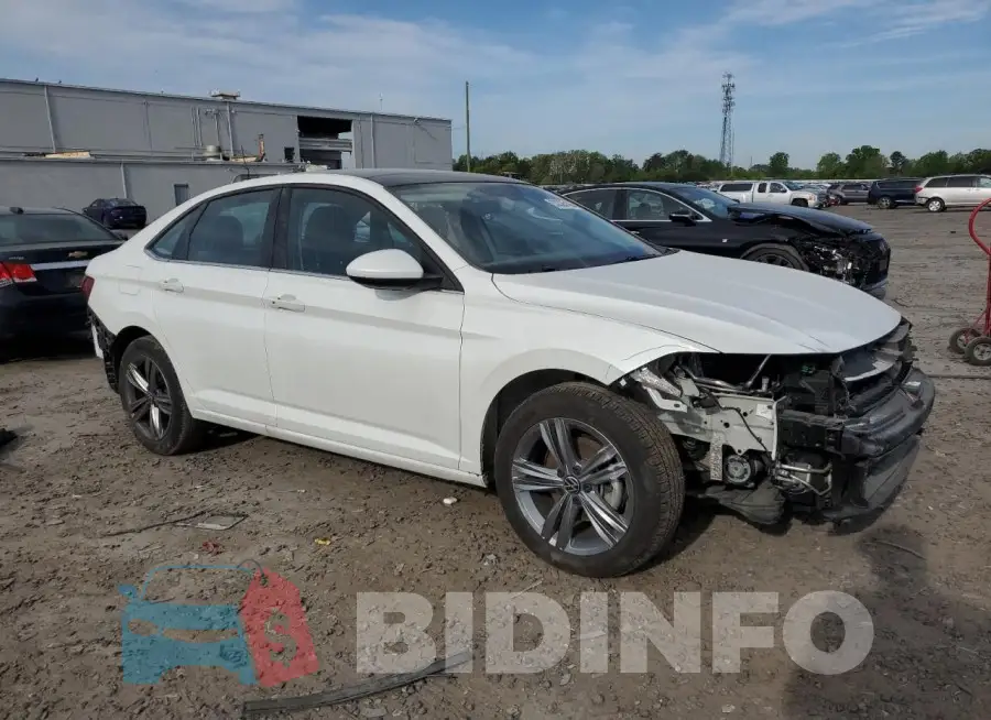 3VW7M7BU2RM061837 Photo# 4