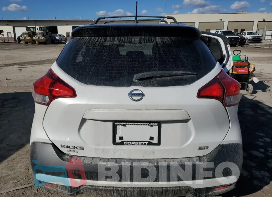 3N1CP5CU3KL515233 Photo# 6