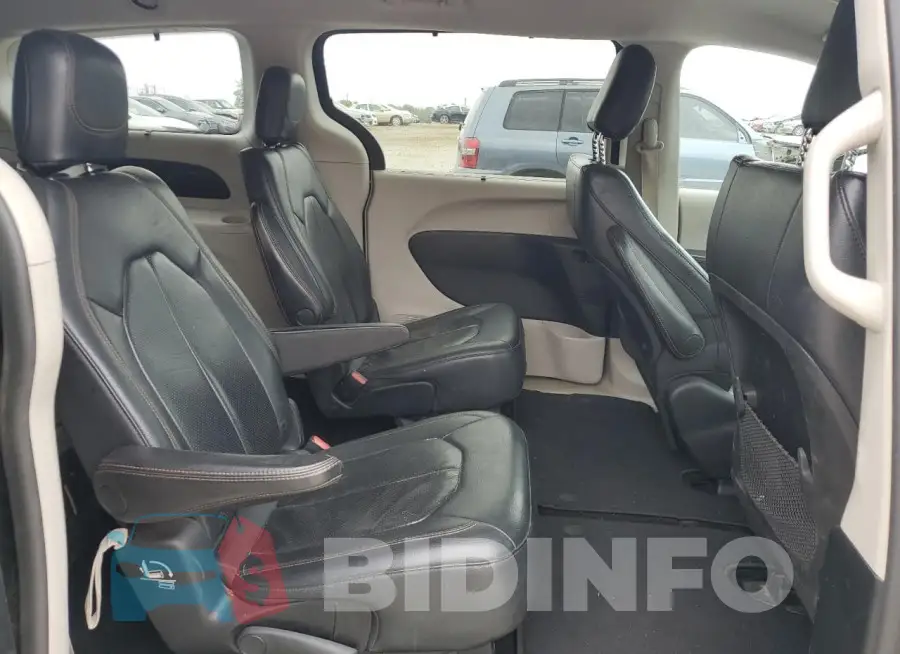 2C4RC1BGXJR149716 Photo# 11