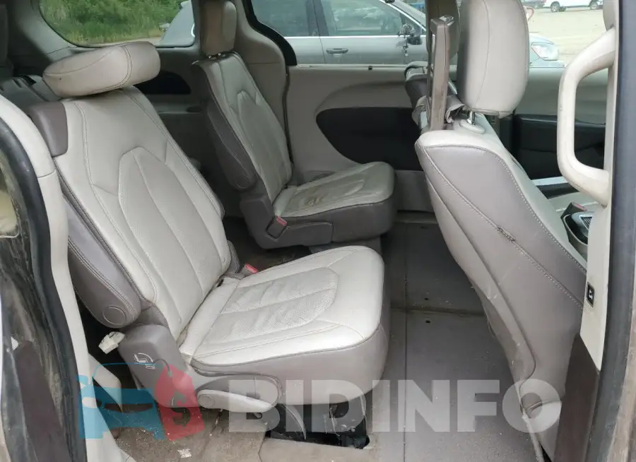 2C4RC1EG4HR599528 Photo# 11