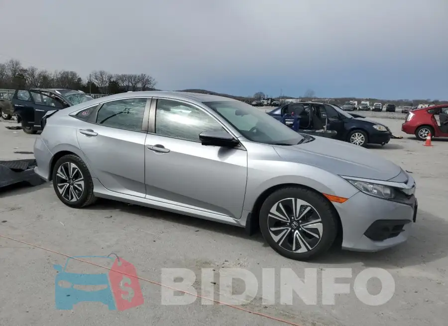 19XFC1F37HE018393 Photo# 4