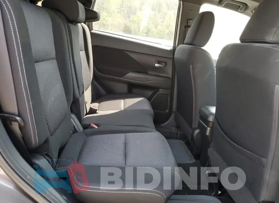 JA4AD3A36JZ019064 Photo# 11
