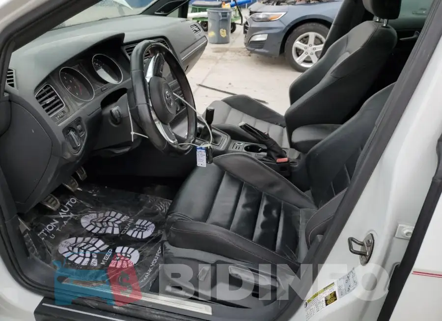 3VW5T7AU5GM044443 Photo# 7