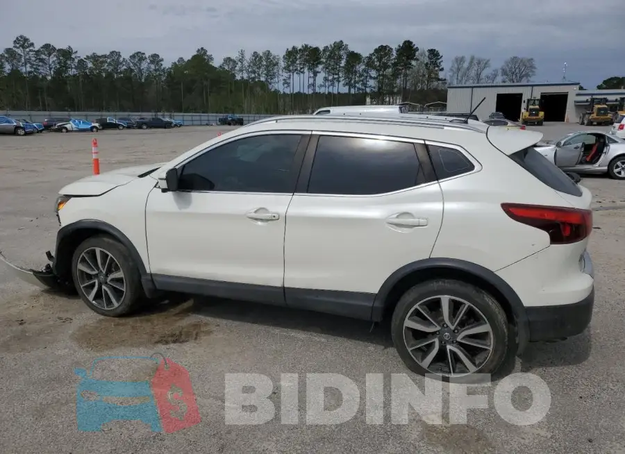 JN1BJ1CPXHW008929 Photo# 2