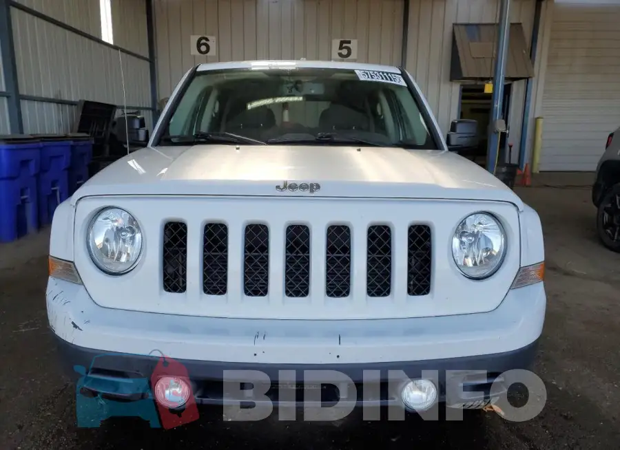 1C4NJPBB0HD208815 Photo# 5
