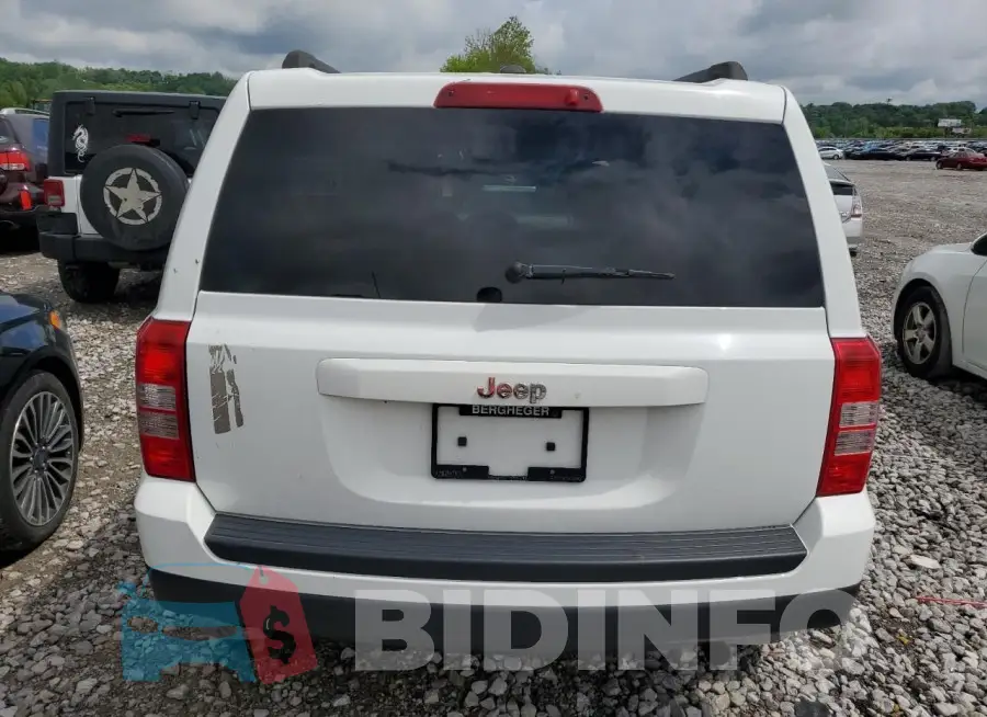 1C4NJPBB1GD803865 Photo# 6