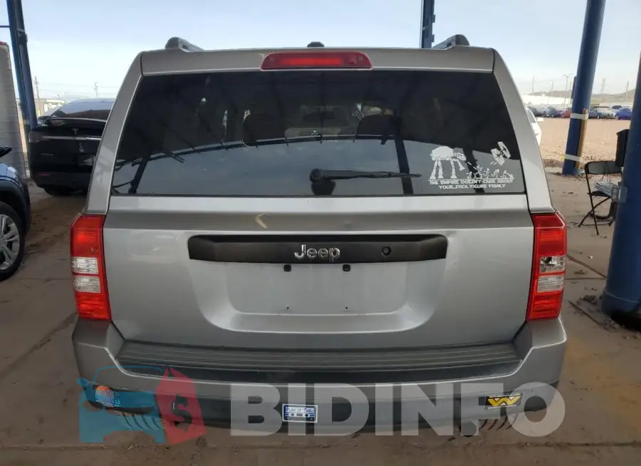 1C4NJPBB7GD698555 Photo# 6