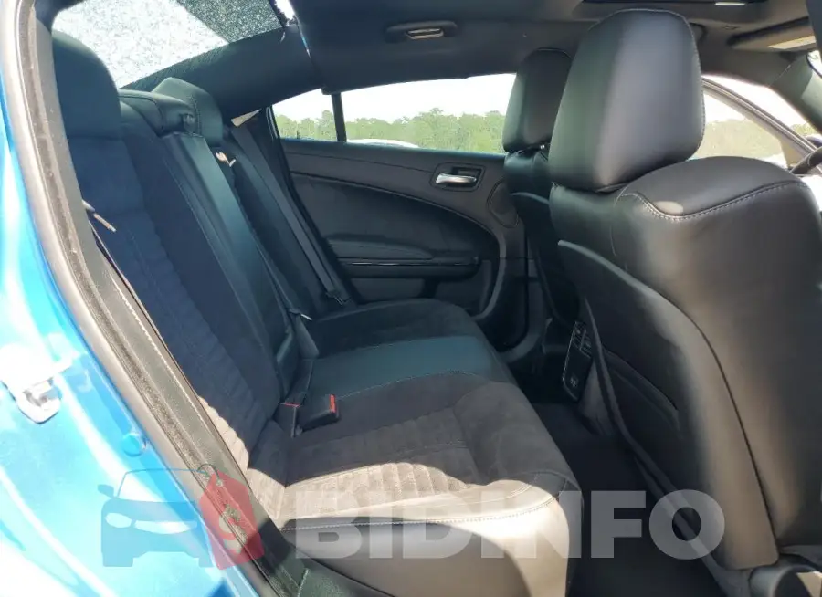 2C3CDXGJ3PH700582 Photo# 10