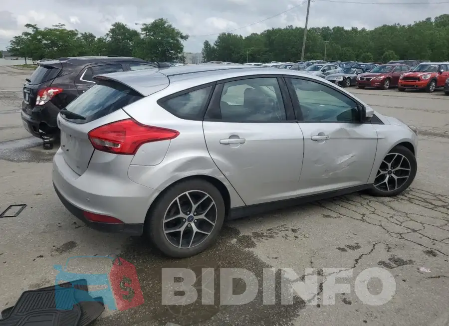 1FADP3M2XHL295327 Photo# 3