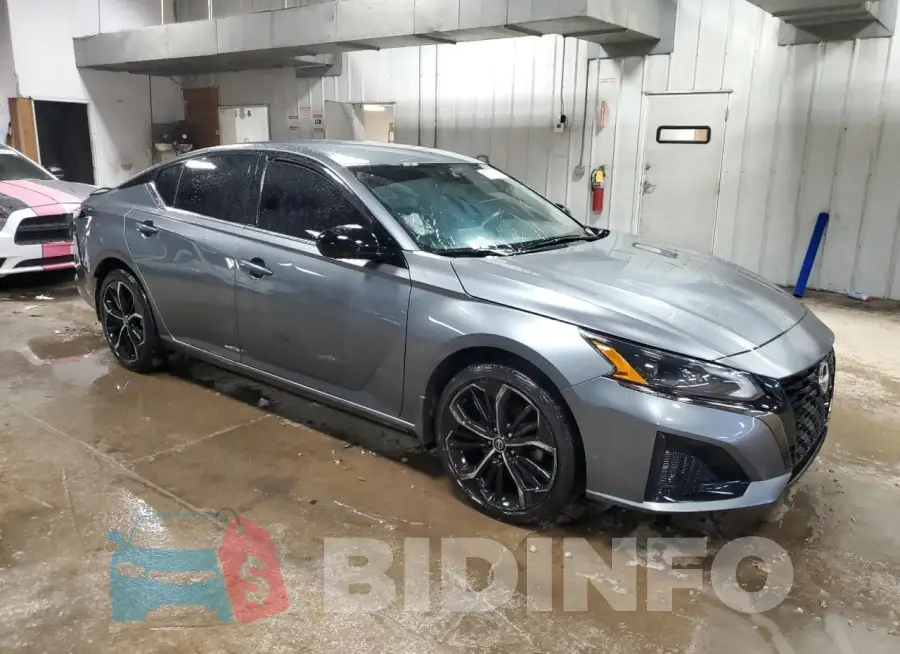 1N4BL4CW1PN360565 Photo# 4