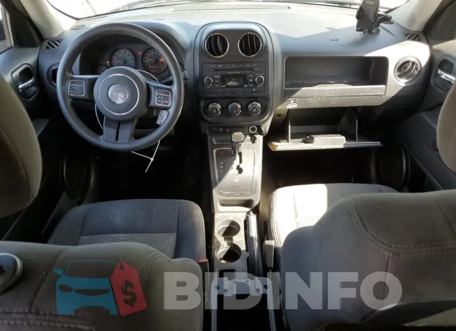 1C4NJPBA0GD776830 Photo# 8