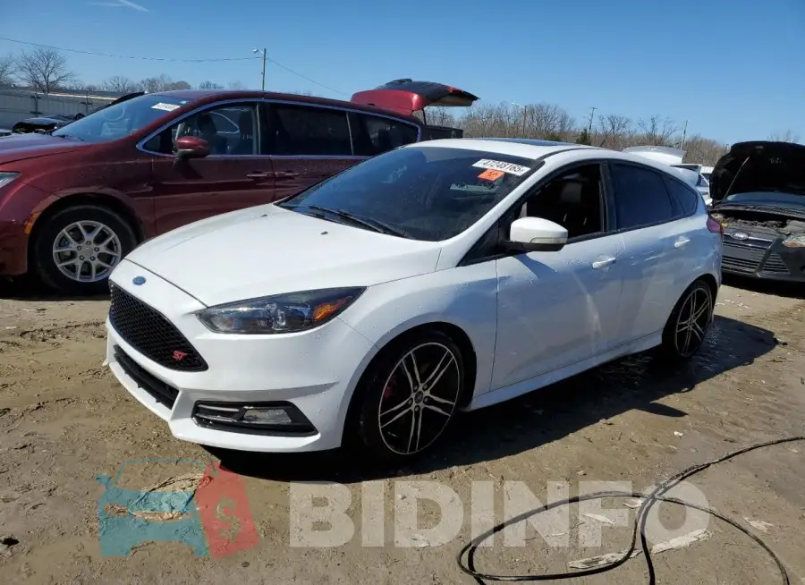 1FADP3L92GL253585 Photo# 1