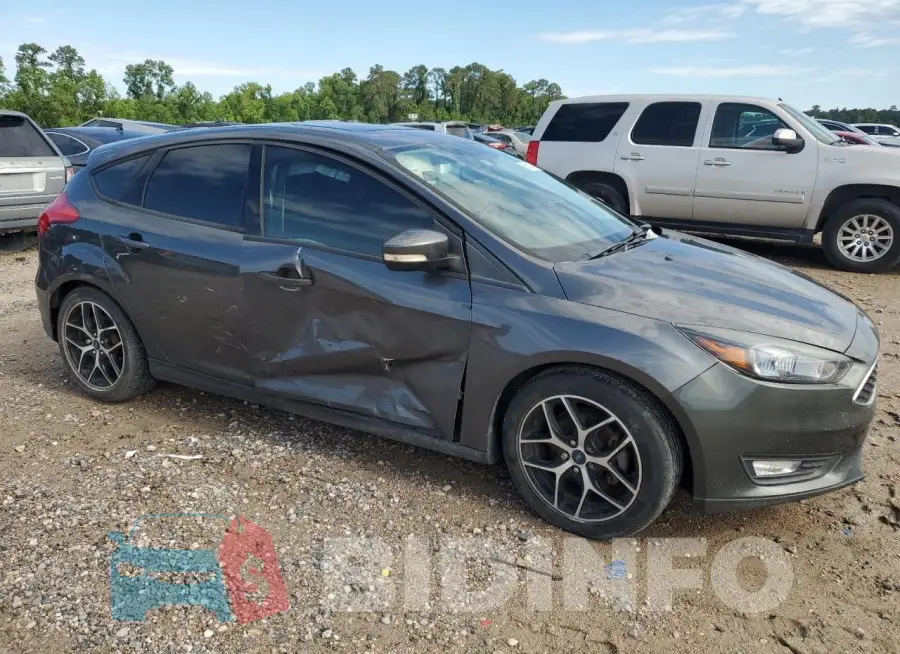 1FADP3M21JL302333 Photo# 4
