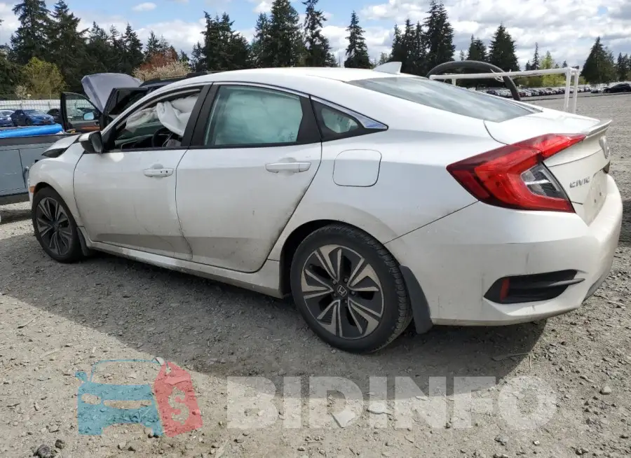 19XFC1F38HE210440 Photo# 2