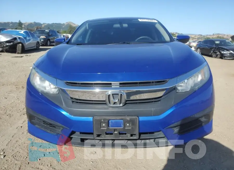 19XFC2F74JE201300 Photo# 5