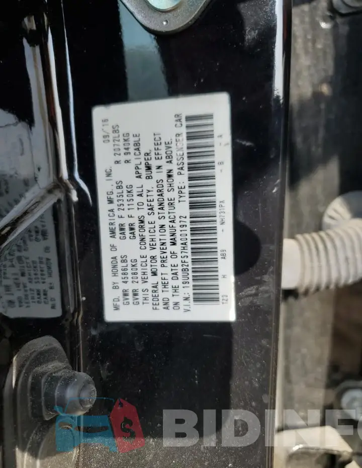 19UUB2F57HA001972 Photo# 12