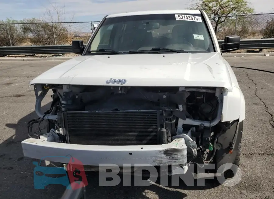 1C4NJPBB7GD656743 Photo# 5