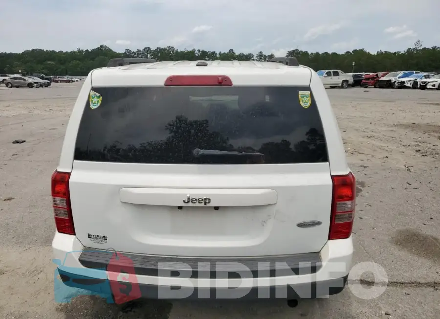 1C4NJPFB2HD183300 Photo# 6