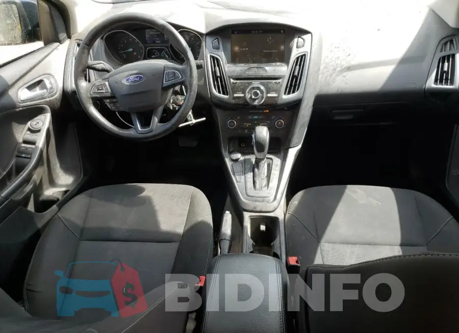 1FADP3H26JL257898 Photo# 8