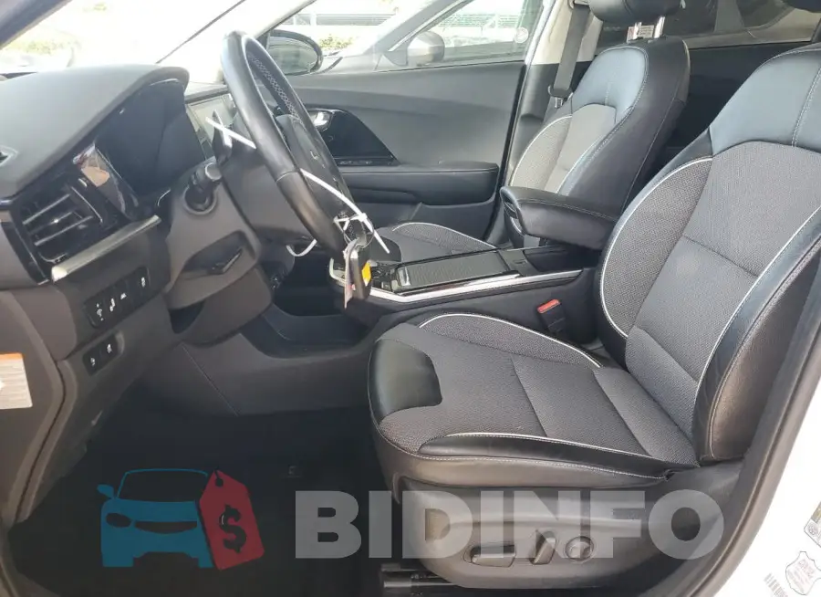 KNDCC3LG1N5161272 Photo# 7