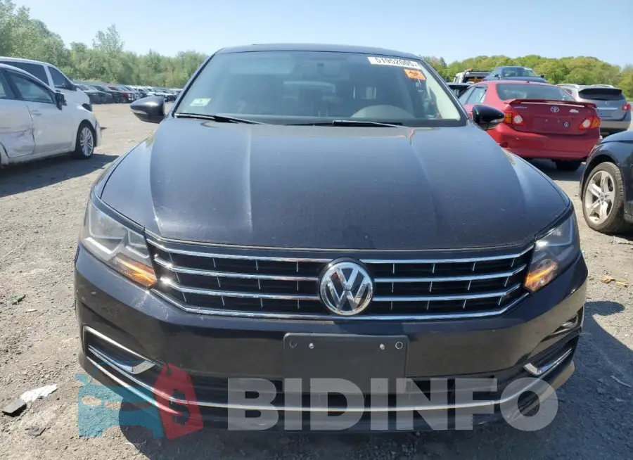 1VWLA7A31KC007873 Photo# 5