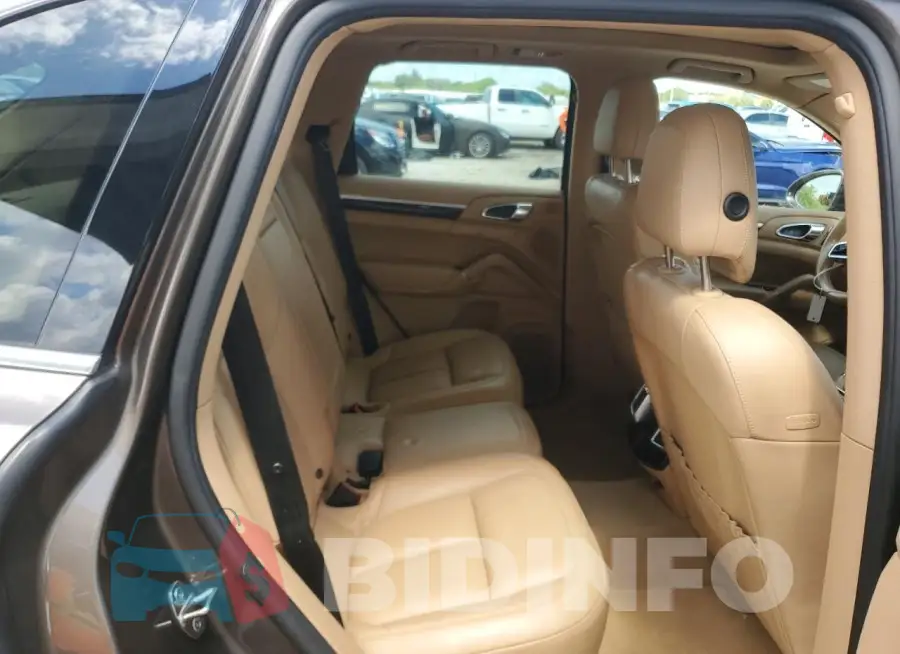 WP1AA2A22GKA11334 Photo# 11