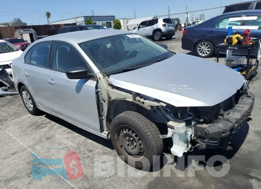 3VW267AJ7GM327636 Photo# 4
