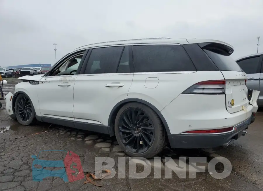 5LM5J7XC6LGL29401 Photo# 2